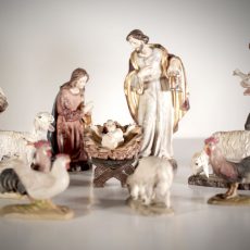 Presepe in legno dipinto a mano con finitura anticata e oro zecchino