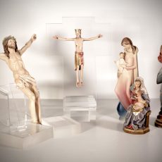 Figure sacre in legno dipinte a mano e foglia oro